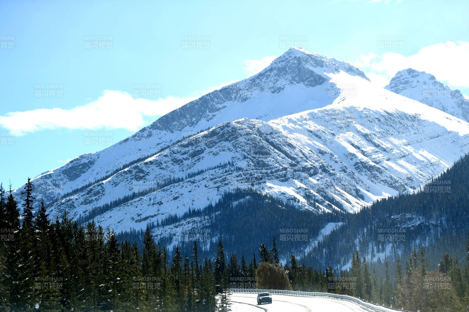 加拿大雪山公路 冬日美景图片