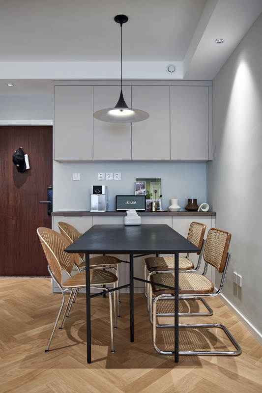 现代简约餐厅设计图片