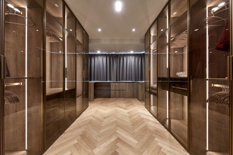 现代简约衣帽间设计图片