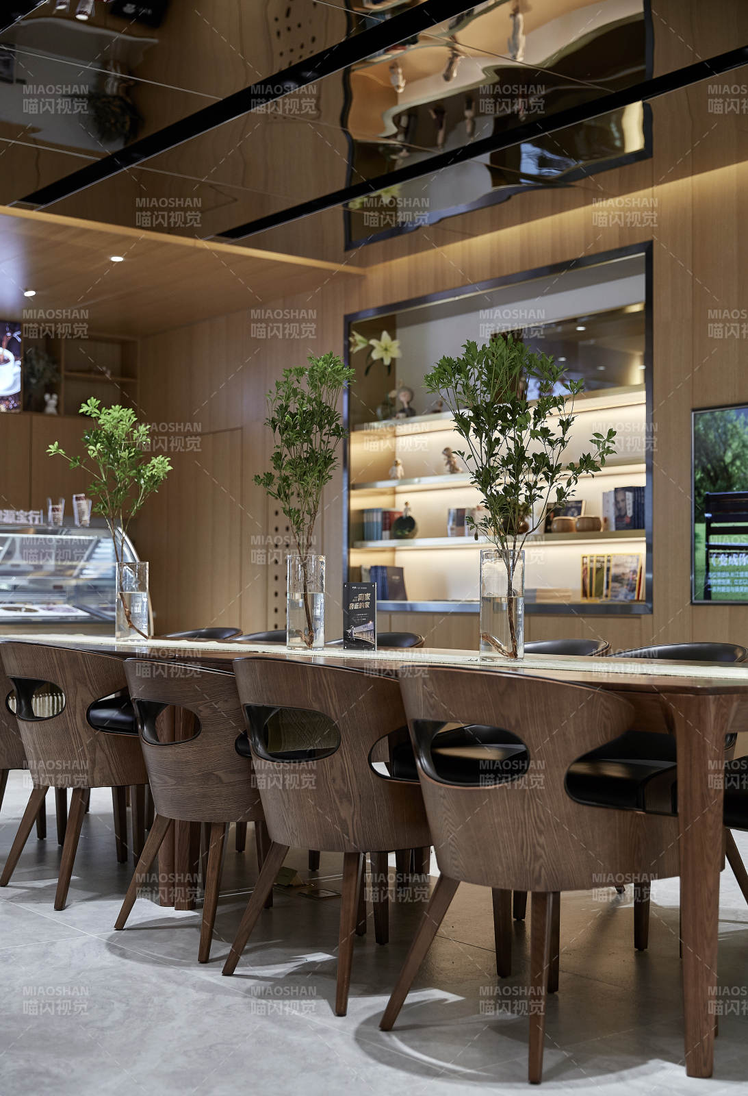 现代简约餐厅设计图片