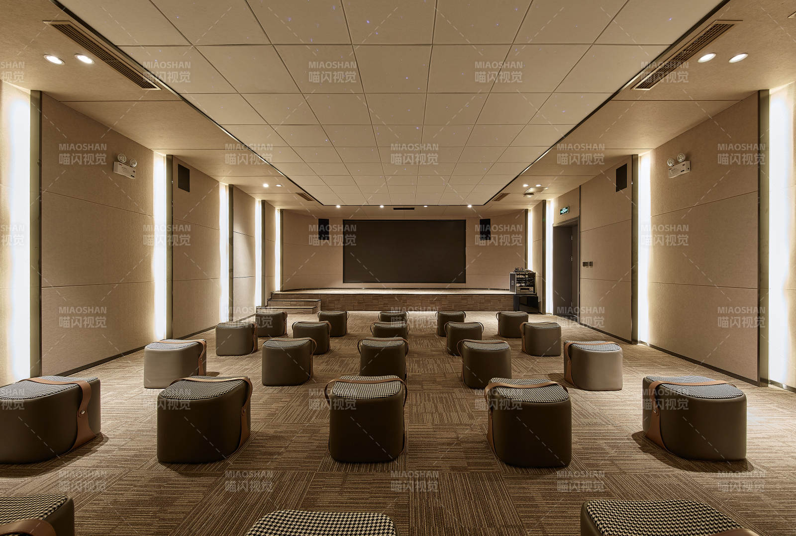 现代简约会议空间设计图片