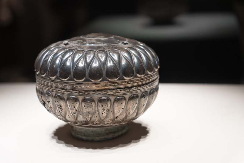 广州南越王博物馆国宝级文物波斯银盒图片