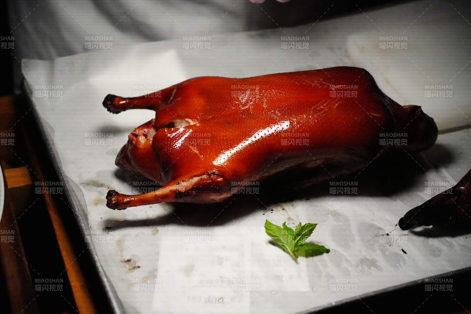 烤鸭特写 色泽诱人图片