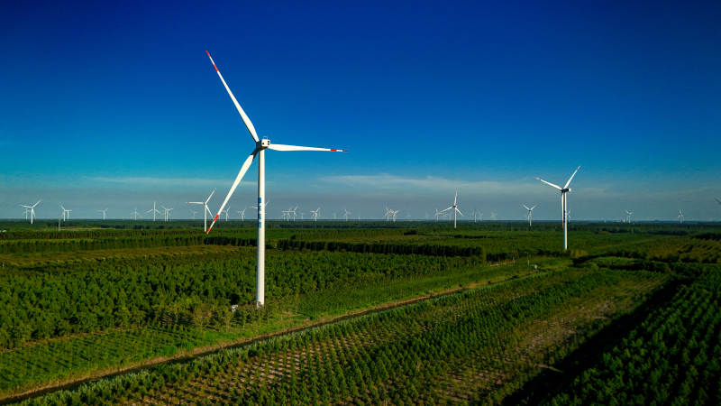 风力发电场的绿色能源图片