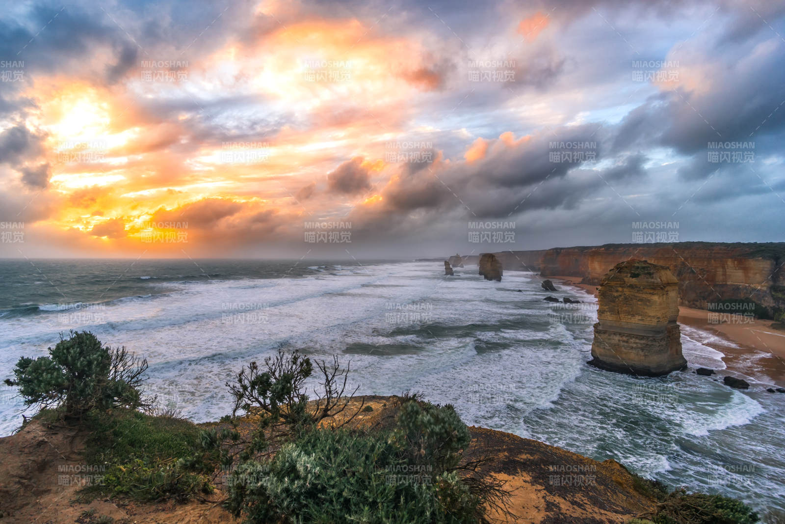 十二门徒岩日落美景图片