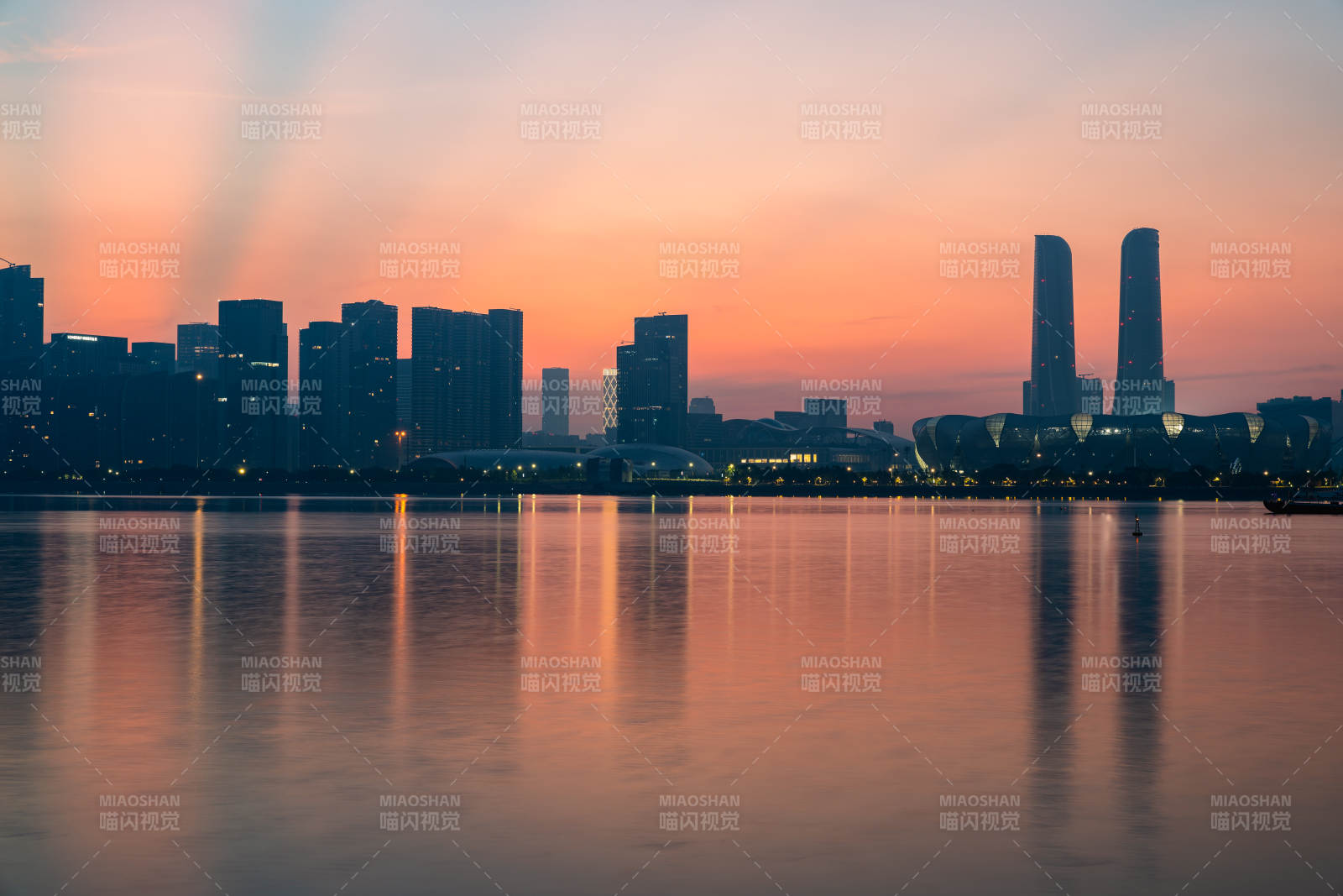 钱塘江CBD城市日出图片