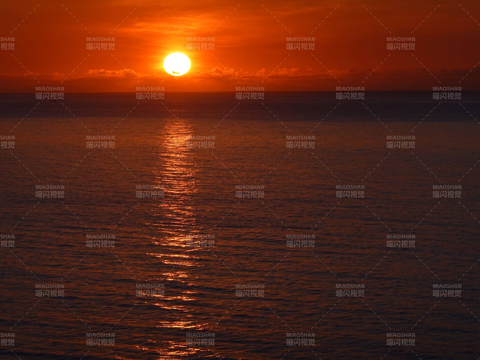 夕阳映海 光辉无限图片