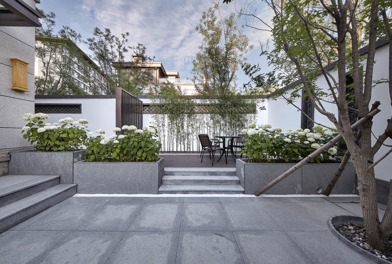 现代庭院 绿植环绕图片