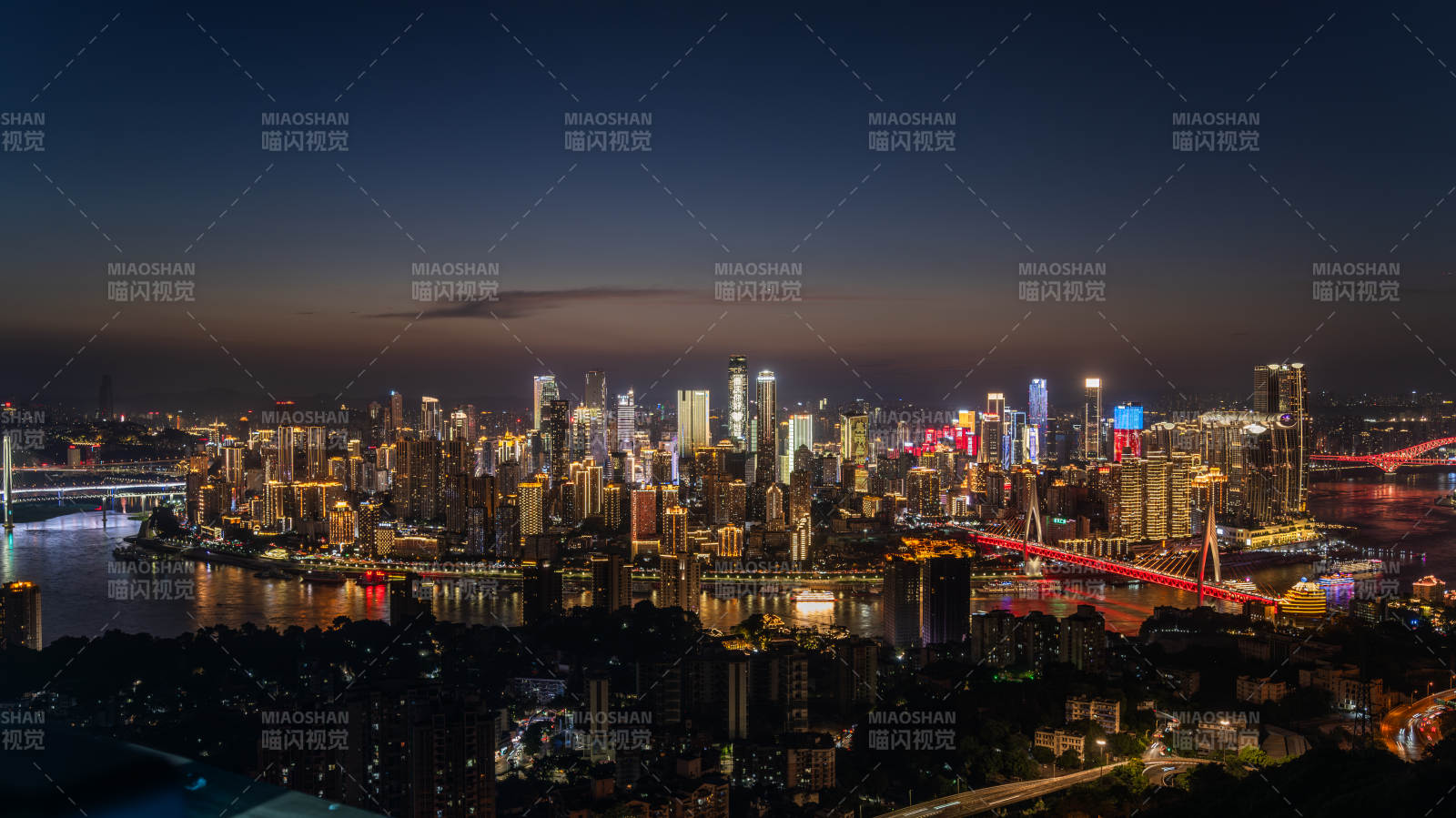夜幕下的重庆灯火辉煌图片