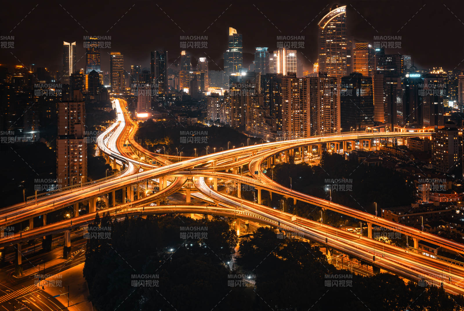 夜幕下的城市立交桥  南北高架延安高架图片