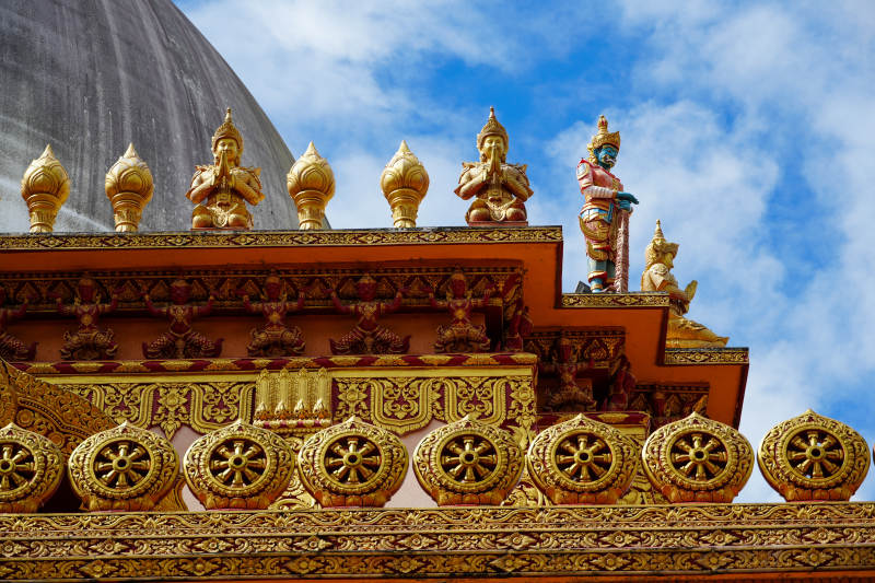 金色佛塔装饰细节 -- 曼厅佛塔图片