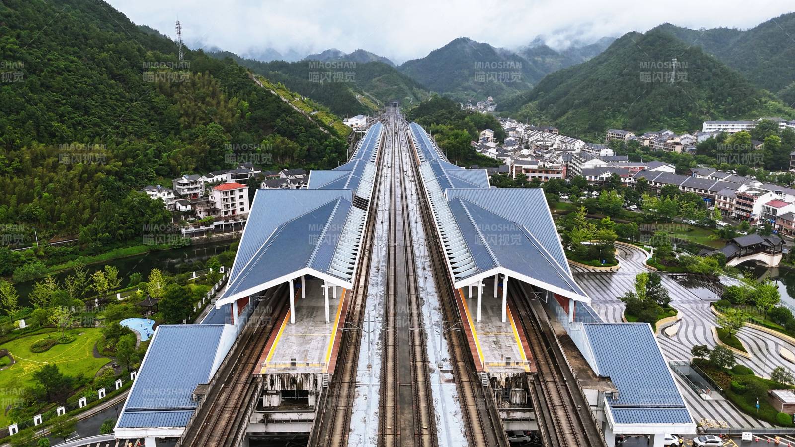 中国浙江杭州淳安县-千岛湖高铁站图片