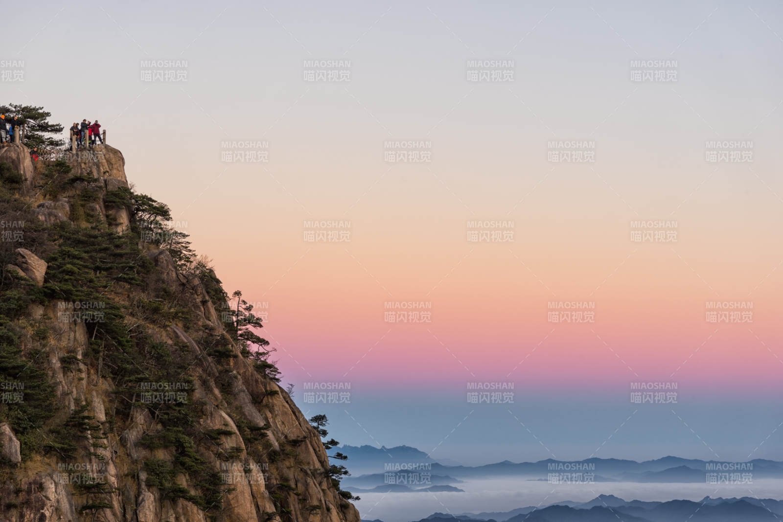 黄山狮子峰日出云海映霞光图片