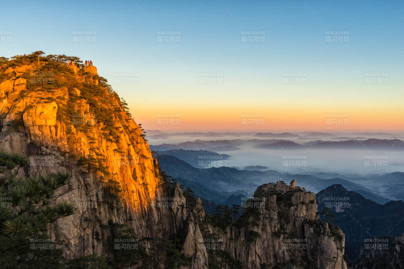 黄山狮子峰日出日照金山图片