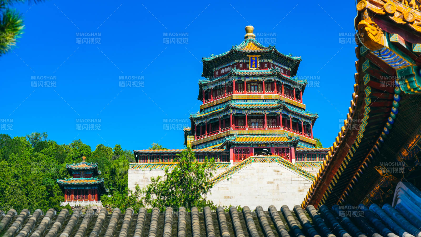 颐和园佛香阁晴空美景图片
