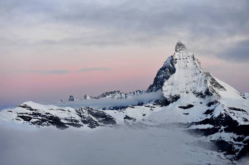 瑞士马特洪峰 雪山之巅 晨曦初照图片