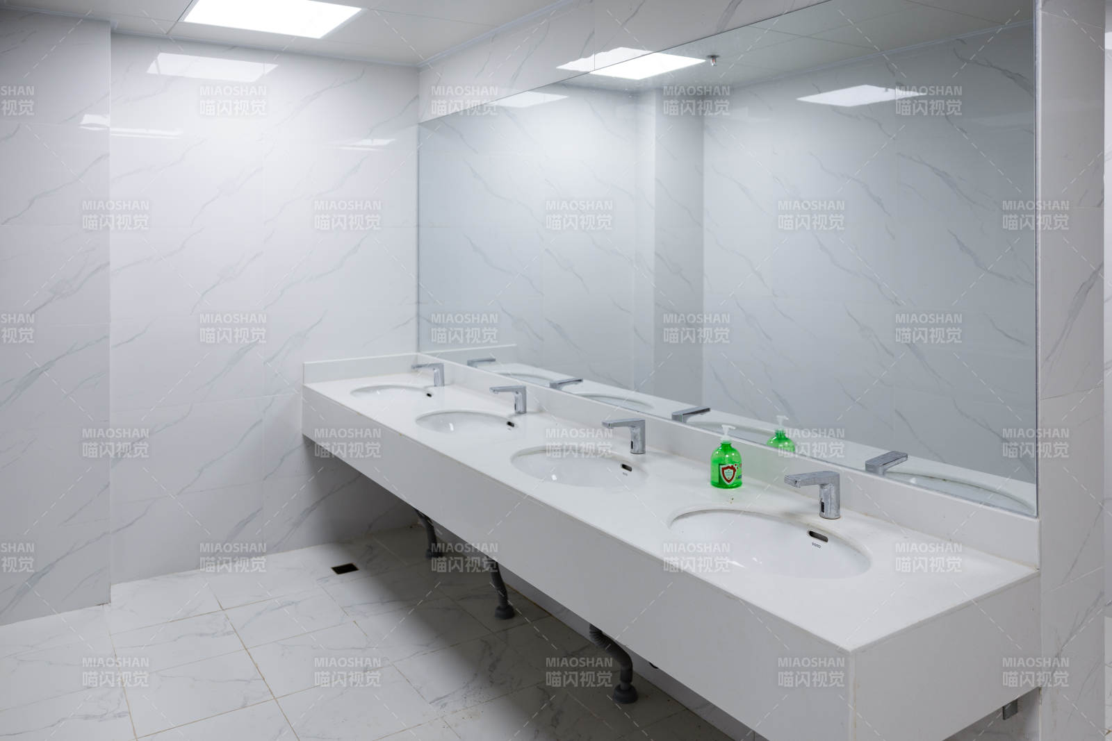 现代简约洗手间设计图片