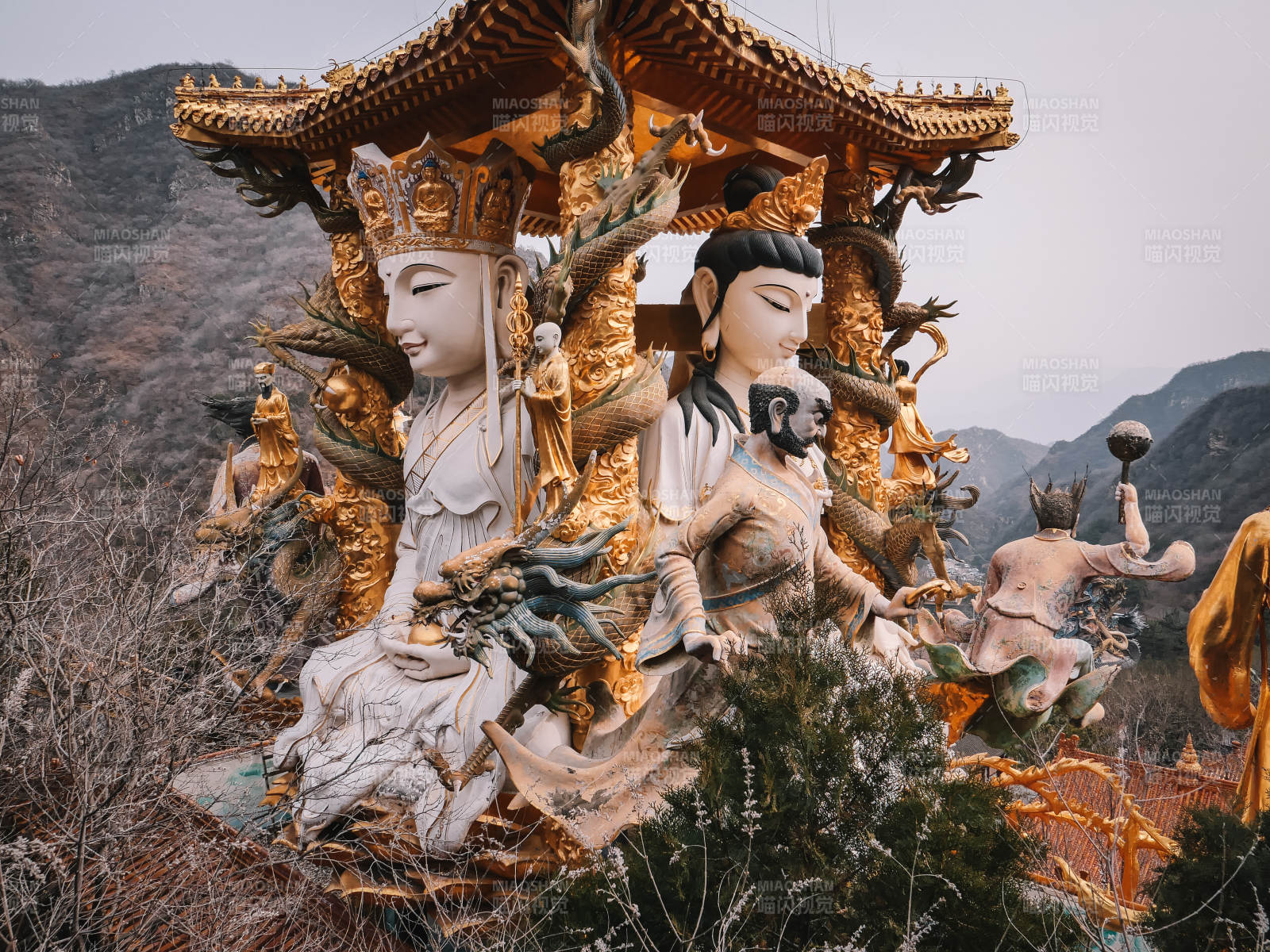 白瀑寺大佛图片