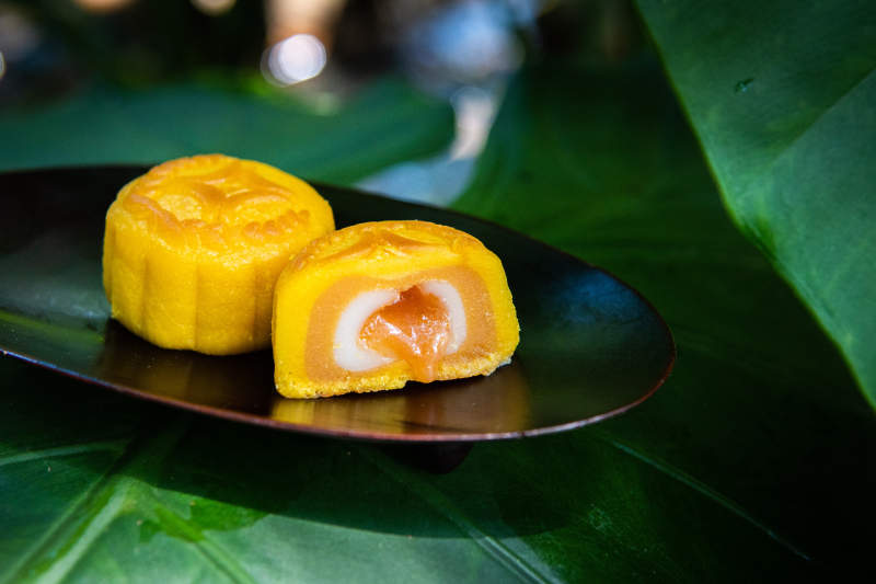 金黄月饼 甜蜜馅心图片