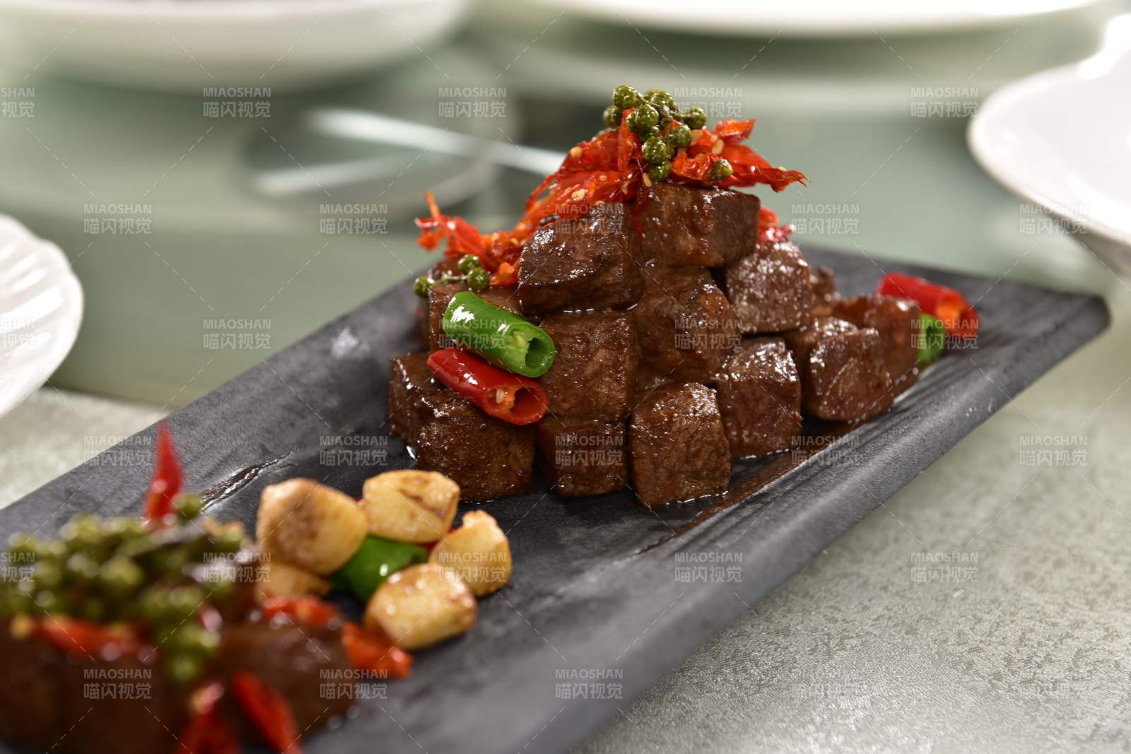 香辣牛肉粒图片