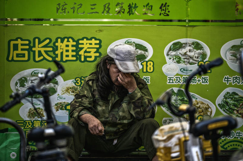 街头小憩 城市一隅的宁静图片