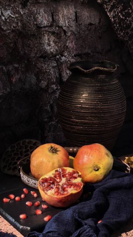 石榴与古壶静物图图片