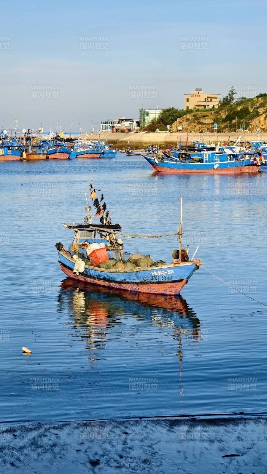 泉州惠安浮山村渔港图片