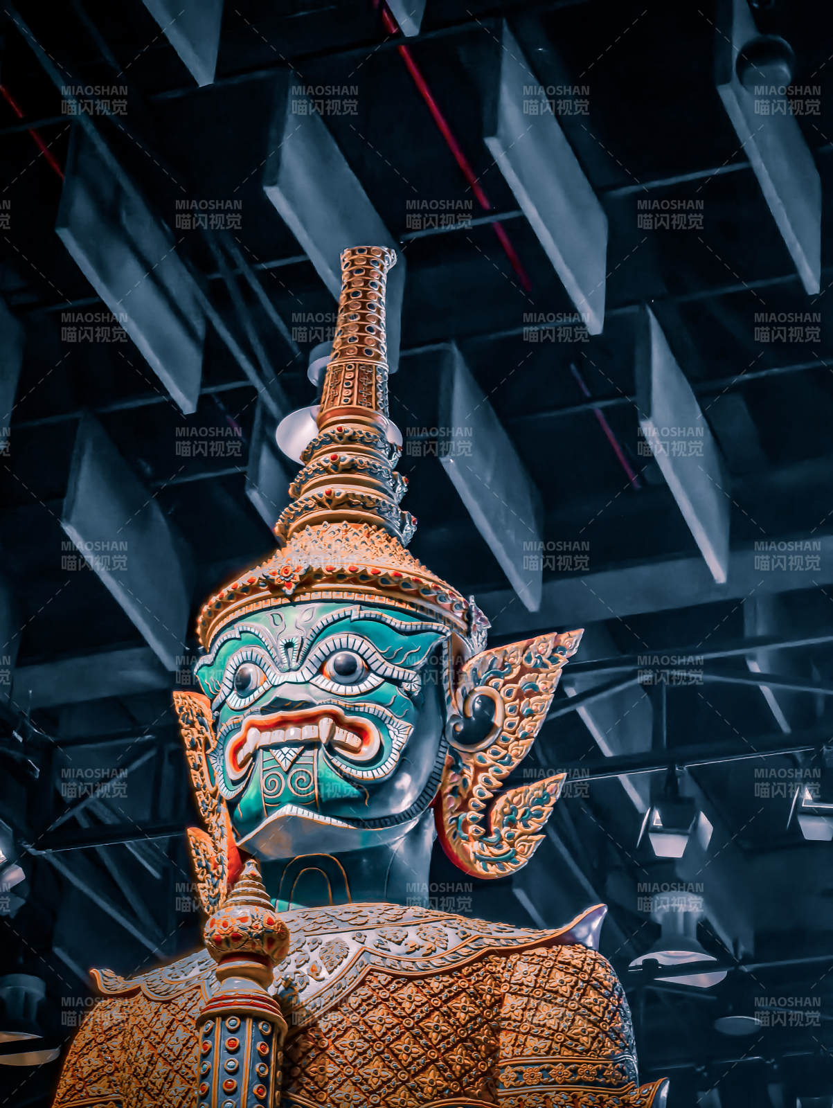 世博博物馆中泰国神像的华丽与威严图片