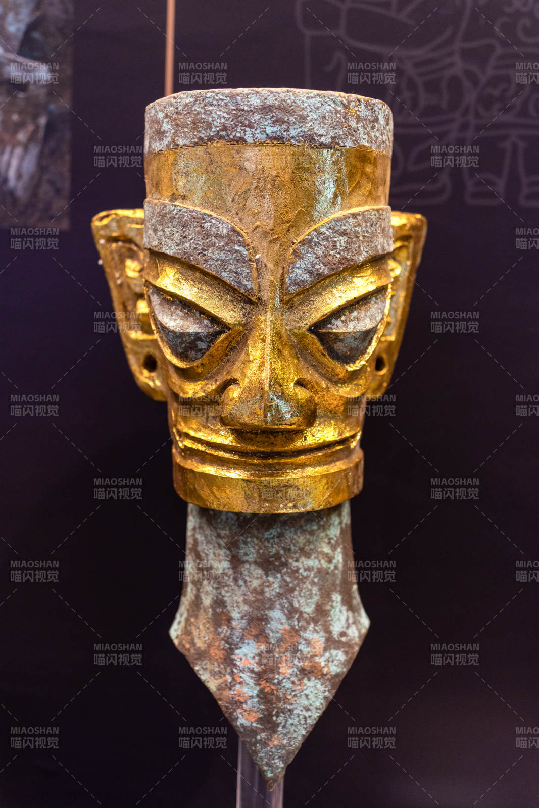 三星堆青铜面具古蜀金面罩文物展示图片