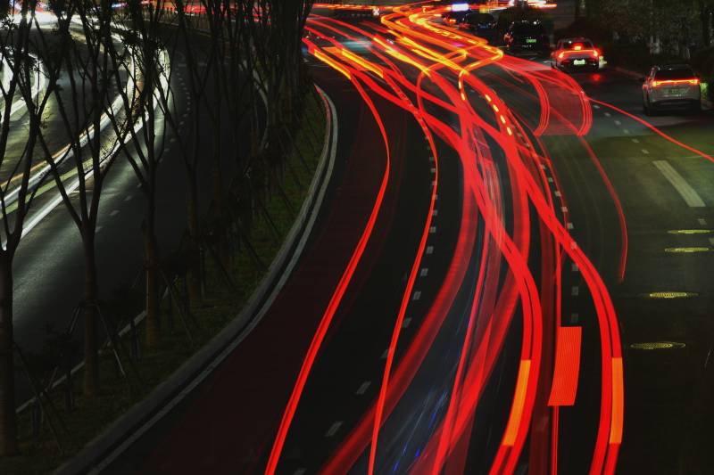 夜幕下的车流光影图片