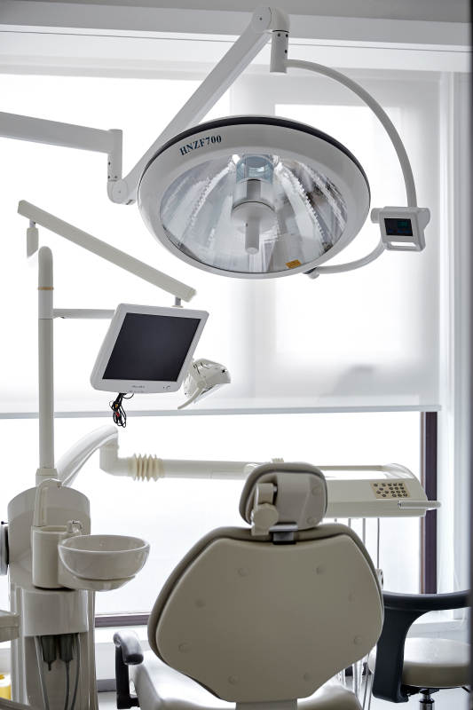 现代牙科诊所设备展示图片