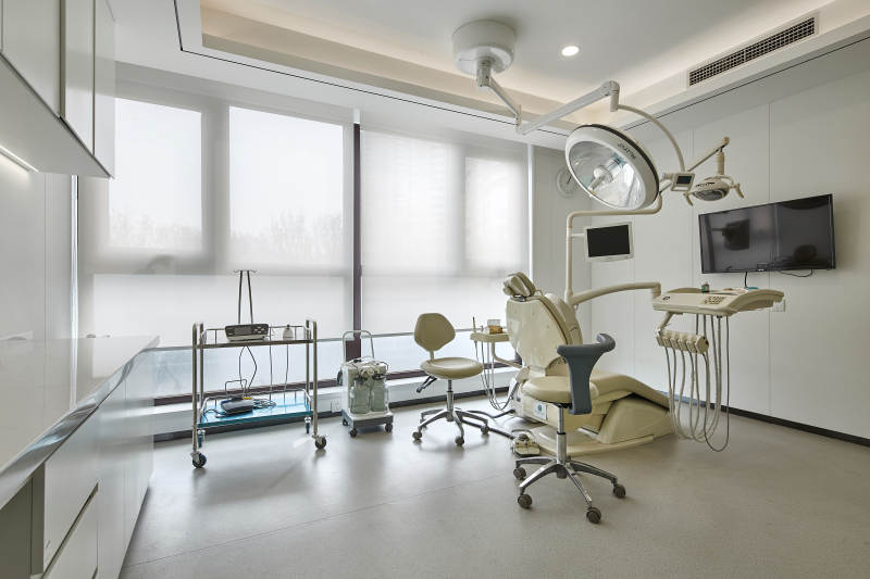 现代牙科诊所内部设计图片