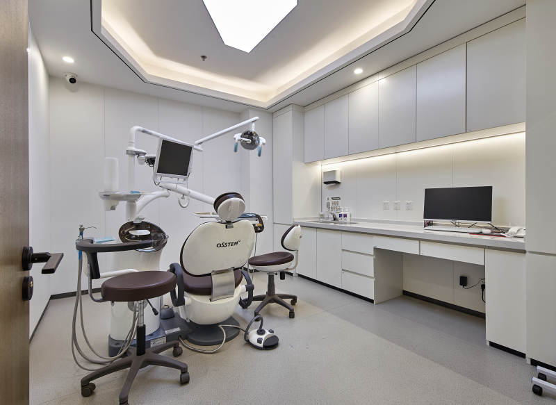 现代牙科诊所内部设计图片