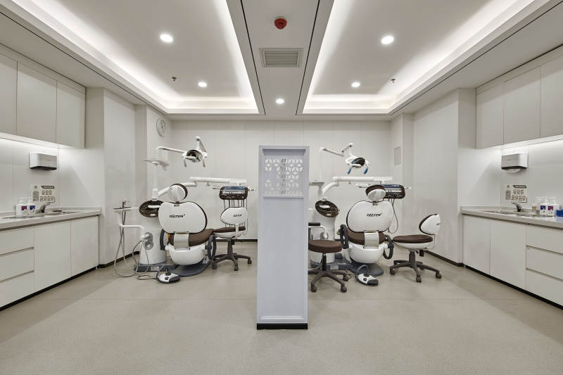 现代牙科诊所内部设计图片