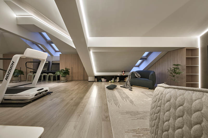 现代阁楼健身休闲空间图片