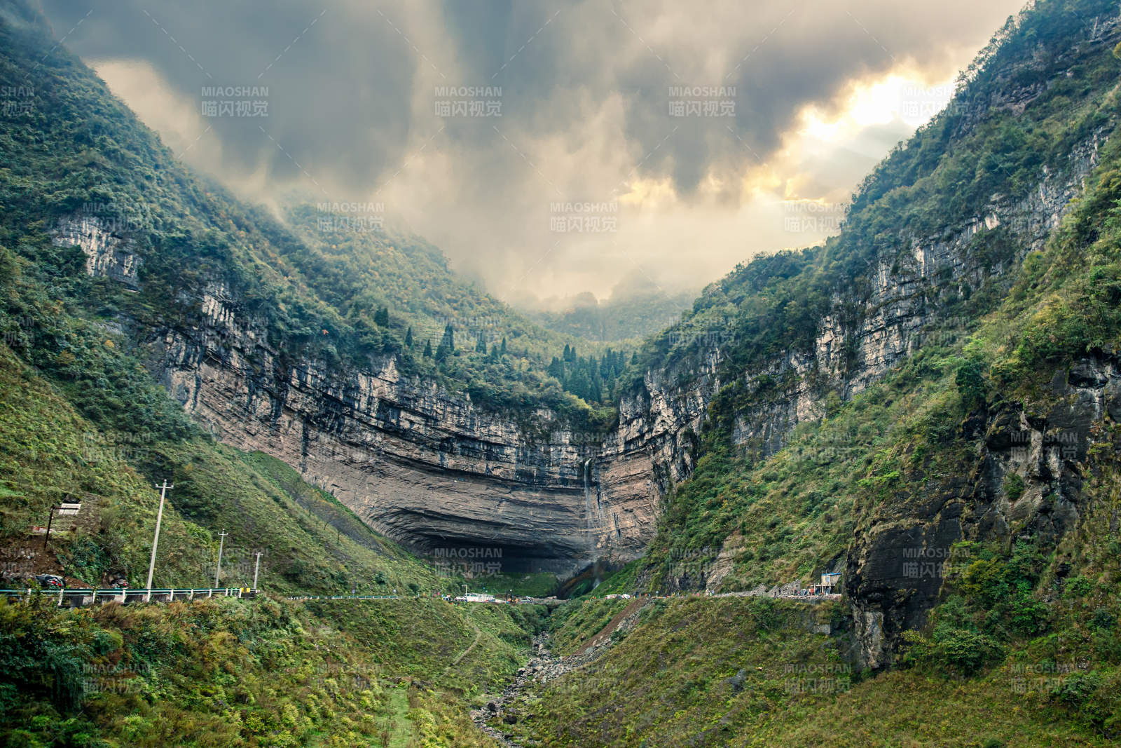峡谷风光 云雾缭绕 贵州省毕节市图片