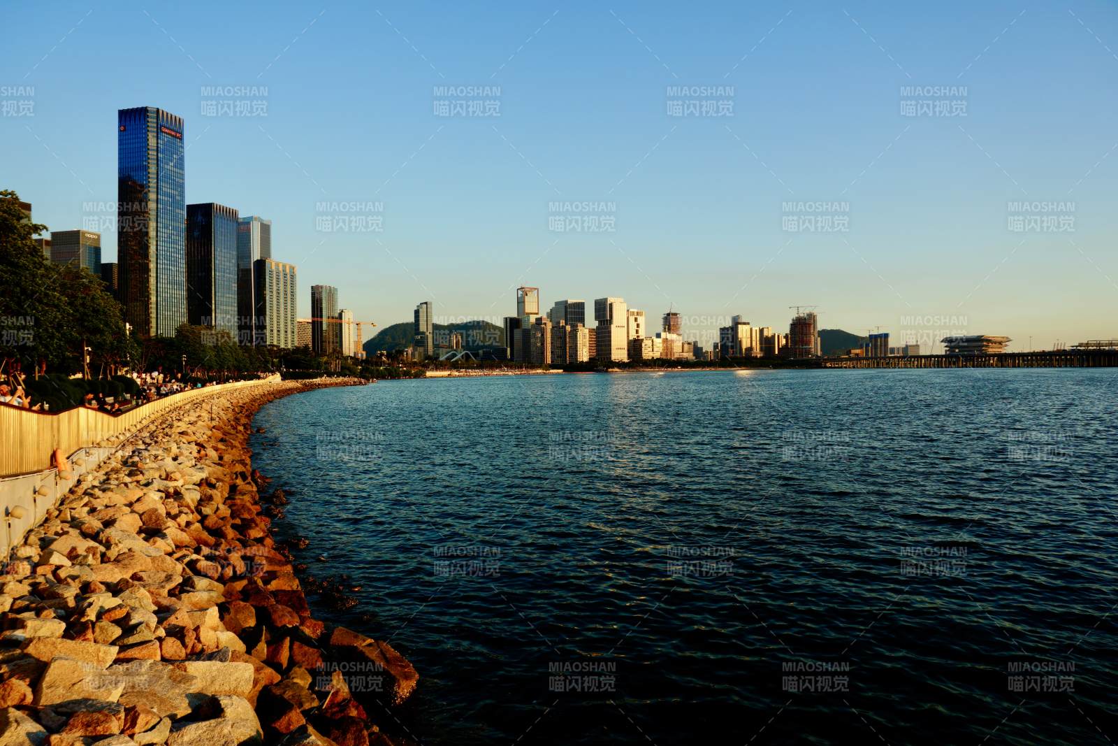 海滨城市夕阳美景前海石公园图片