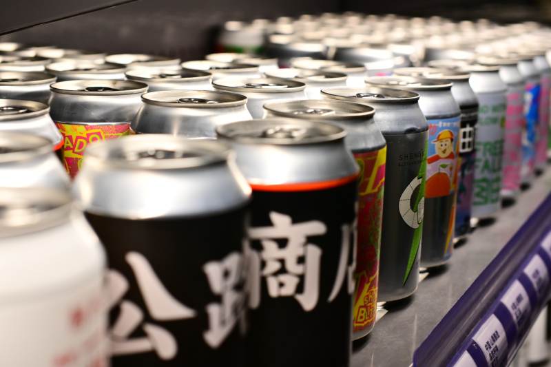 饮料罐陈列展示图图片