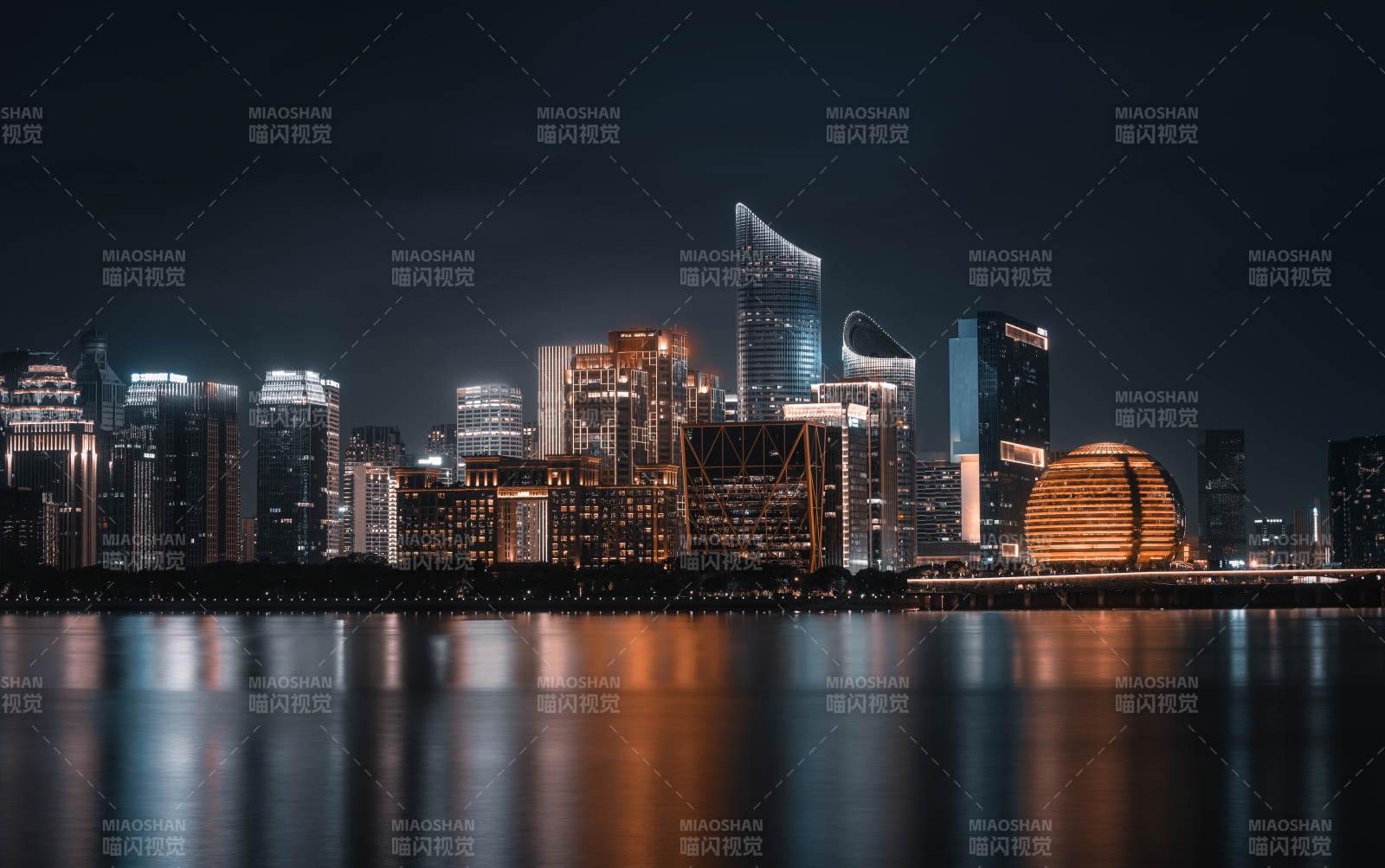 夜幕下的钱江新城夜景图片