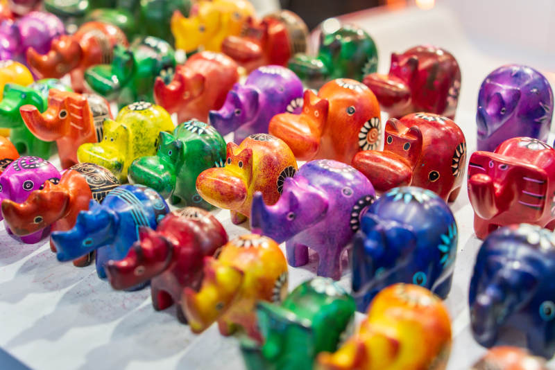 多彩肯尼亚肥皂石河马摆件图片