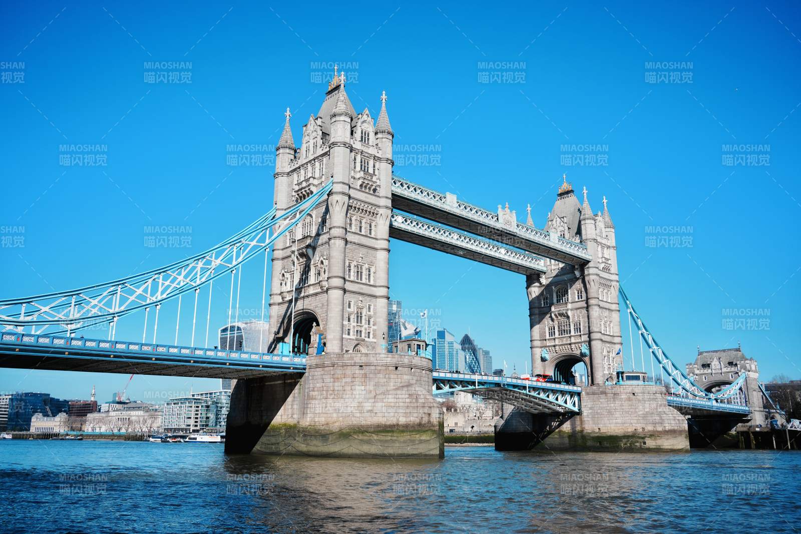 伦敦塔桥晴空万里图片