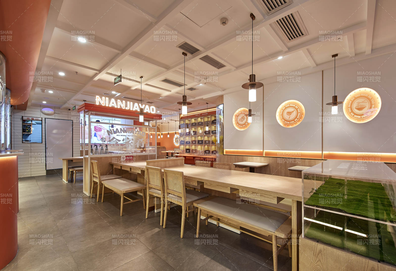 现代简约风格餐厅内部设计图片