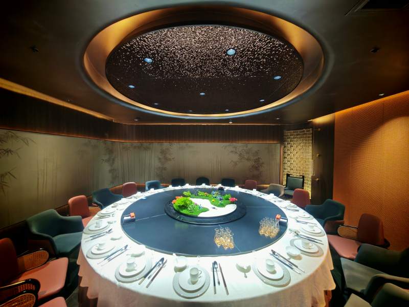 豪华餐厅圆形餐桌布置图片