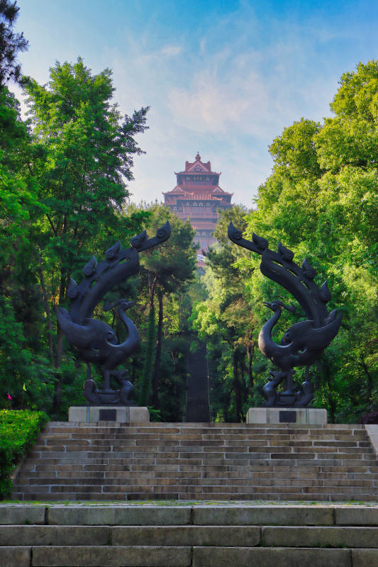 武汉东湖磨山龙凤迎宾 古塔巍然图片