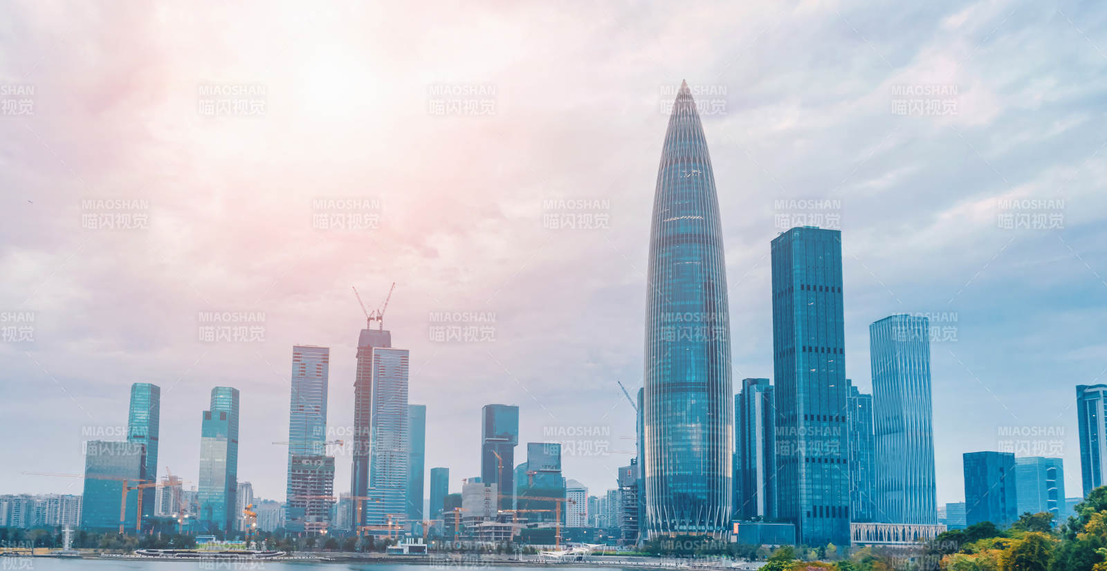 深圳南山区深圳湾金融区中国华润大厦建筑图片