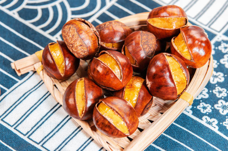 烤栗子 香甜诱人图片