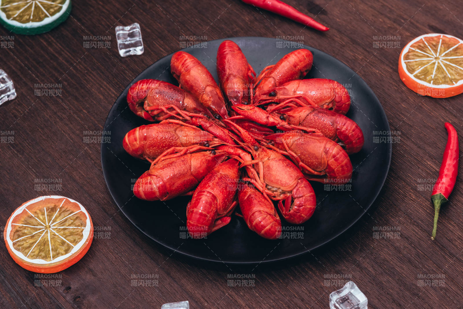 麻辣小龙虾盛宴图片