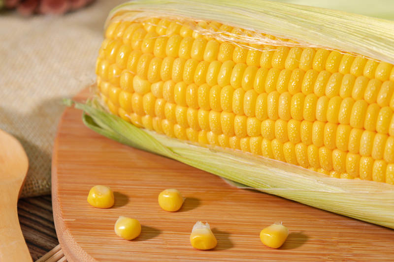 新鲜玉米粒特写图片