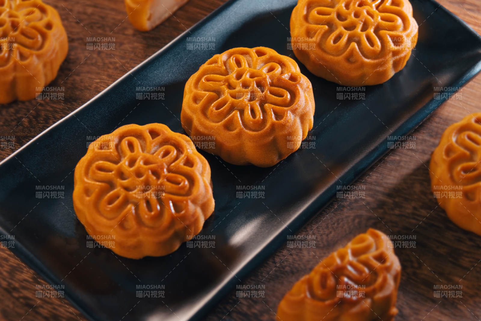 金黄月饼诱人香图片