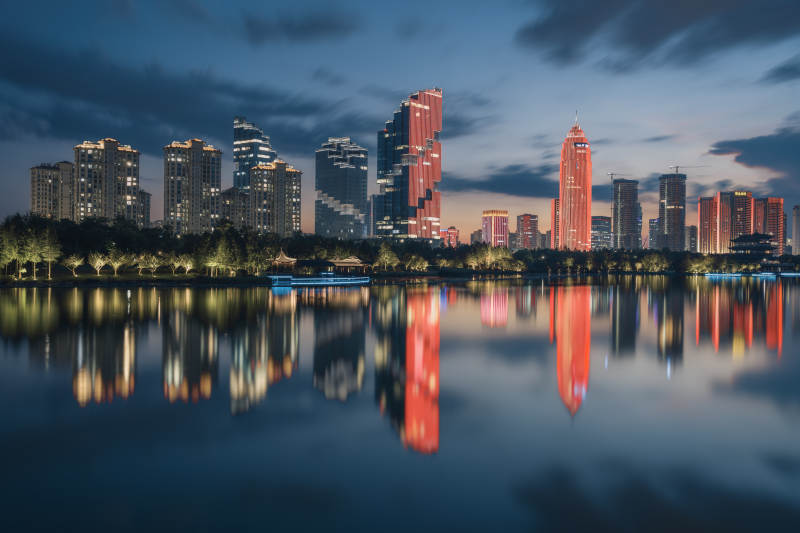 绍兴世茂天际中心夜景图片
